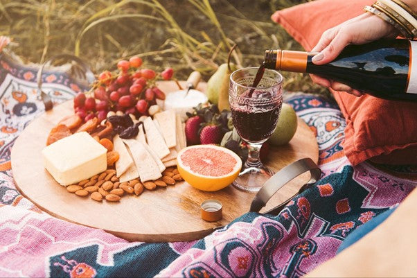 How to Throw The Perfect Boho Picnic Party?