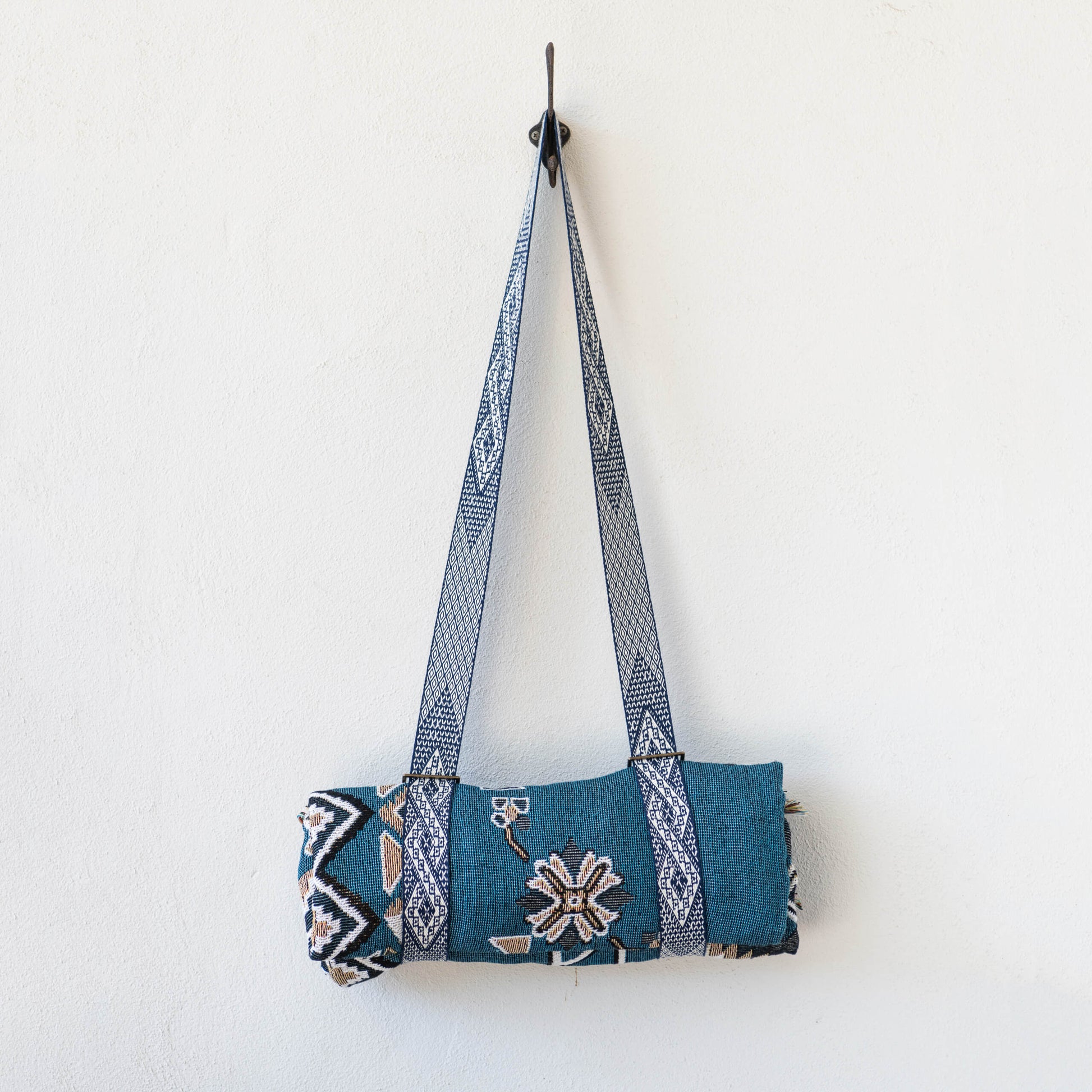 picnic rug carry strap